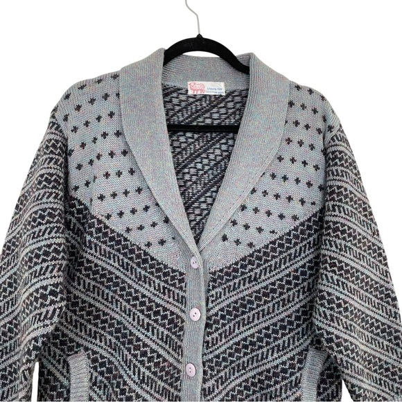 Cheung Kee Vintage 100% Wool Knit Cardigan in Gray & Black - Picture 4 of 9